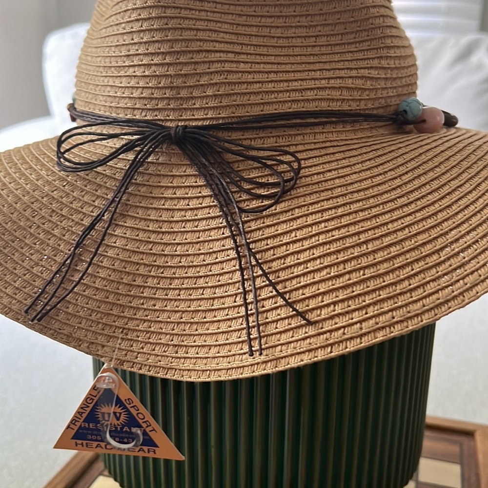 Hat - Picture 3 of 4